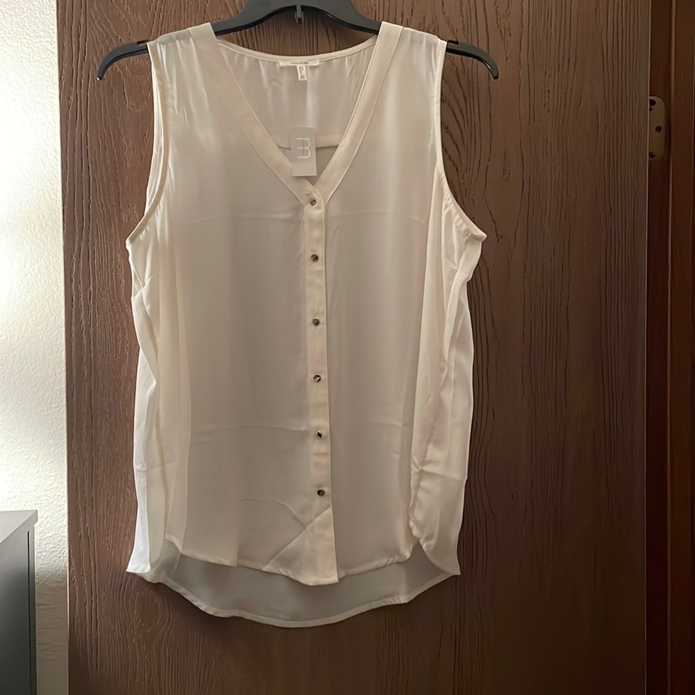 NWT dressy top. Size XL.